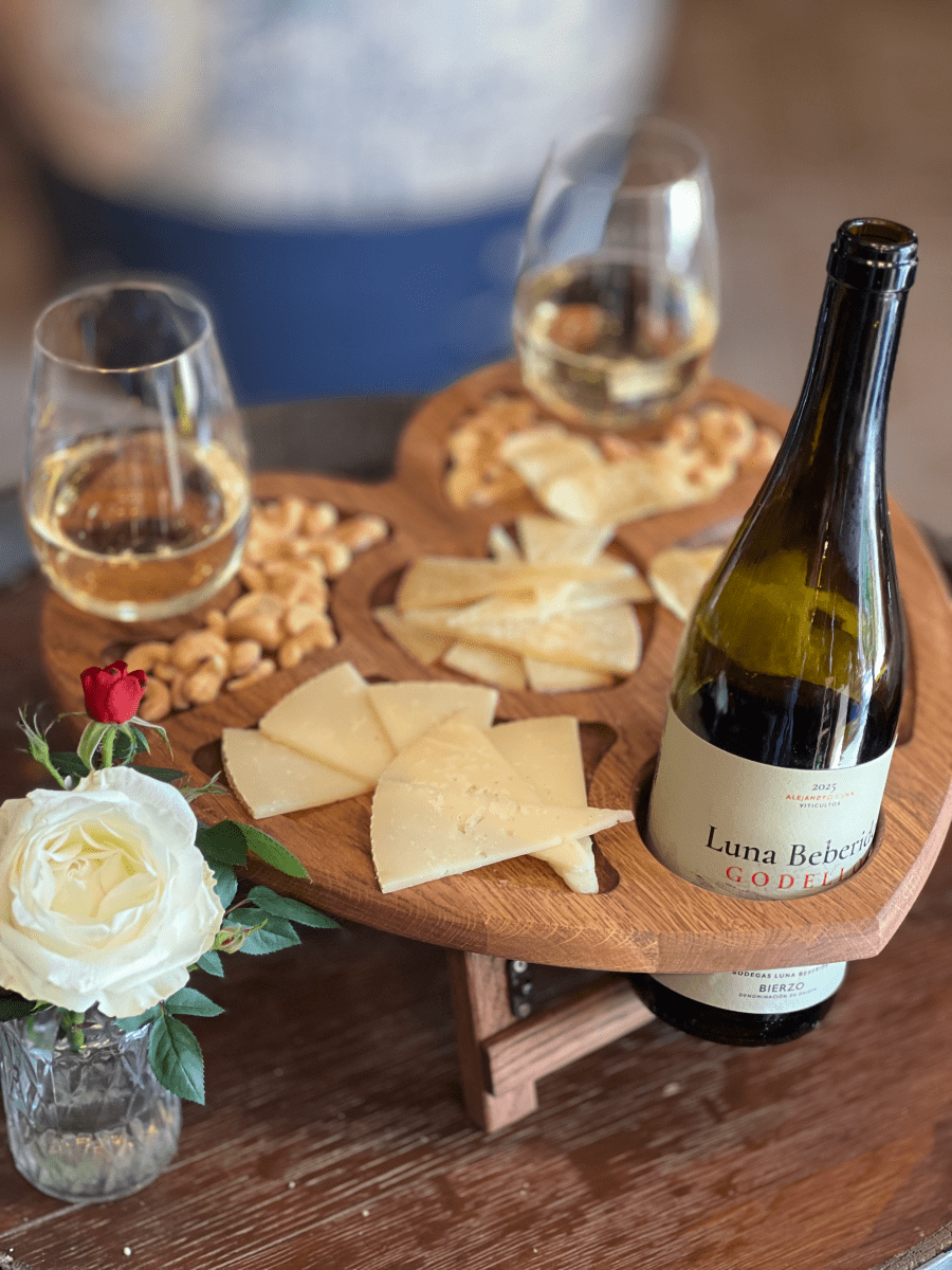 Portable Wooden Wine Table Heart - Bodega75